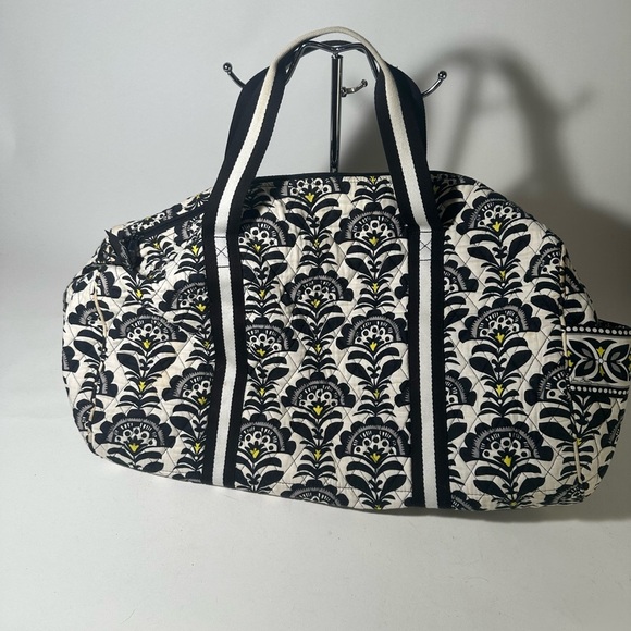 Vera Bradley Elegant Black and White Weekend Bag with Damask Pattern - Picture 5 of 5